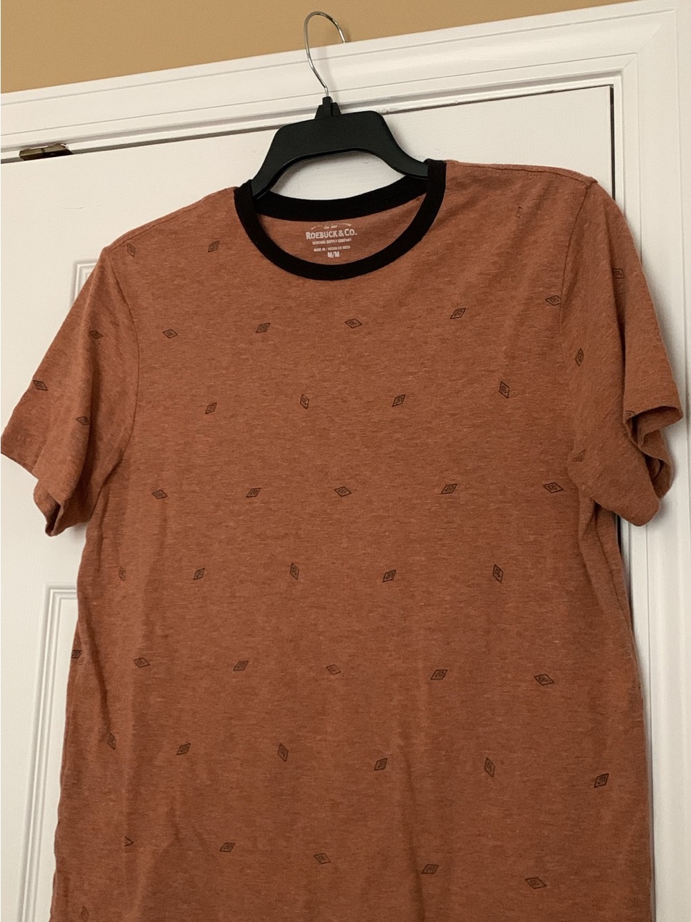 Men's Rust Short-Sleeve Ringer Tee with Subtle Micro Print